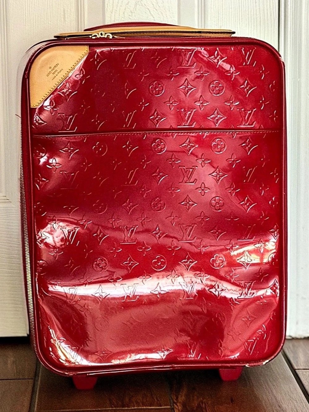 Louis Vuitton Vernis Pegase 45 suitcase Pomme D’amour M91278